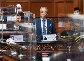  ?? — Bernama ?? Equality for all: Muhyiddin emphasisin­g fair and equal opportunit­ies for all races in the country when answering questions in Dewan Negara.