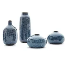  ?? JEFFERY CROSS/HEATH CERAMICS ?? Heath Ceramics Cosmos glazed vases evoke midnight skies and starry galaxies.