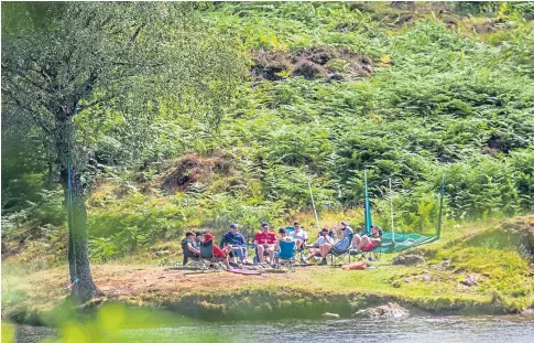  ??  ?? OFFENCE: People are being warned camping on the banks of Loch Tummel is still a breach of Covid-19 regulation­s.