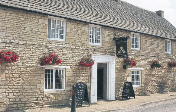  ?? ?? The Queens Head at Nassington, our restaurant seats and the food