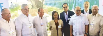  ??  ?? With (from left) Erramon Aboitiz, Jaime Zobel de Ayala, William Coscolluel­a, former President and now Pampanga Rep. Gloria Macapagal-Arroyo, MVP, Thierry Tea and Alberto Lina.