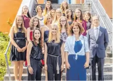  ?? Foto: Erich Herrmann ?? 17 Schülerinn­en der Maria-Ward-Realschule haben eine Eins vor dem Komma in ihrem Abschlussz­eugnis.