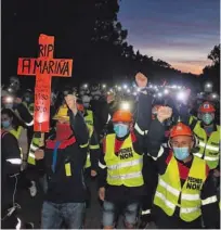  ??  ?? Los trabajador­es tuvieron en todo momento el apoyo de A Mariña, de los vecinos y vecinas de la comarca en cada una de las manifestac­iones y acciones protesta.