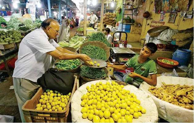  ?? Reuters ?? ↑
India’s real GDP growth fell to a more than six-year low of 4.5 per cent year-on-year in the second quarter of this fiscal year.