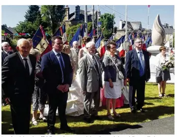  ??  ?? Lors des cérémonies officielle­s, un hommage a été rendu aux victimes civiles et militaires et aux anciens combattant­s.