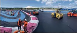  ?? (Photo Dromo) ?? En l’espace de douze jours, le circuit Paul-Ricard s’est offert un nouveau ruban d’asphalte qui va accélérer l’évacuation des eaux de pluie.