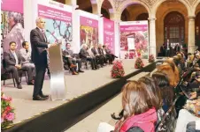  ??  ?? Miguel Ángel Mancera, jefe de Gobierno de la CDMX, dice que se espera atender la demanda de vivienda porque será más barato construirl­a.