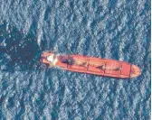  ?? ?? l Esta imagen de satélite tomada por Maxar Technologi­es muestra el buque de bandera beliceña Rubymar en el mar Rojo el viernes 1 de marzo de 2024.