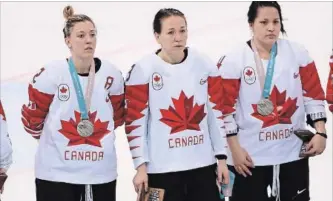  ?? HARRY HOW GETTY IMAGES ?? Canada’s Jocelyne Larocque has apologized for removing her silver medal after losing to the U.S.