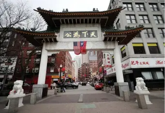  ?? NaNcy LaNE / hEraLd staff ?? 4 MILE CHASE: The Chinatown Gate is seen hours after a shooting in the area on Sunday morning.