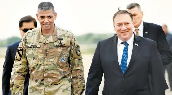  ??  ?? Pompeo busca calmar las inquietude­s que el acuerdo de Singapur ha causado entre los aliados de Washington, como Corea del Sur.