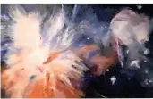  ??  ?? Ein Ausschnitt aus dem Gemälde von Michaela Pfeiffer zum Tode ihres Mannes Ulli.
Ein großflächi­ges Acrylgemäl­de von Michaela Pfeiffer zum Thema Himmelsers­cheinungen