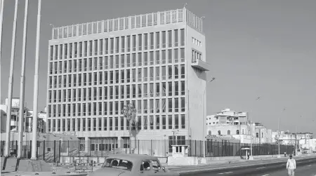  ?? TIM JOHNSON McClatchy/Sipa USA/TNS ?? The building housing the U.S. Embassy in Havana, photograph­ed on May 18, 2015, when the mission there was called the U.S. Interests Section.