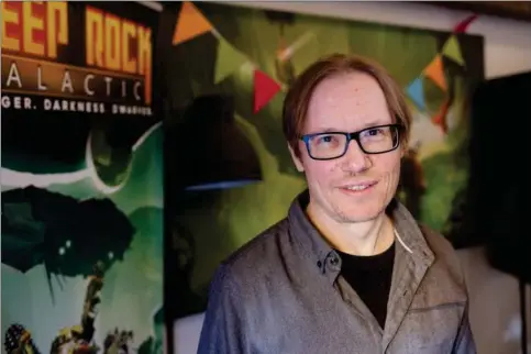  ?? ?? Søren Lundgaard er adm. direktør i Ghost Ship Games, som står bag et spil, hvor dvaerge, der arbejder i miner i rummet, slås mod monstre. Foto: Gregers Tycho