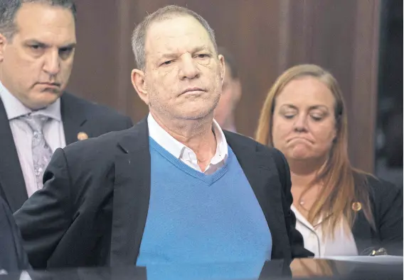  ?? AP ?? En la corte, el look de Weinstein desplegó su propia narrativa