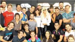  ?? INSTAGRAM ?? EQUIPO. Susana con Griselda Siciliani y los bailarines de Sugar.