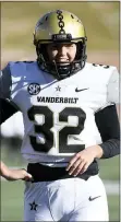  ?? L.G. PATTERSON — THE ASSOCIATED PRESS ?? Vanderbilt place kicker Sarah Fuller warms up before the start of Saturday’s game against Missouri in Columbia, Mo.