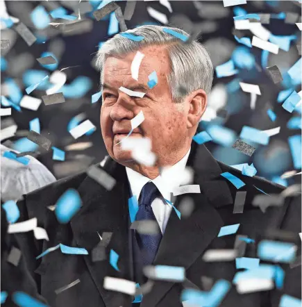  ?? JOHN DAVID MERCER/USA TODAY SPORTS ?? Jerry Richardson, celebratin­g the Panthers’ 2015 NFC Championsh­ip Game victory, was fined $2.75 million by the NFL last year after an investigat­ion substantia­ted claims that he sexually harassed employees. He ended up selling the team.