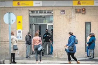  ?? JESÚS MARÍN ?? Oficina del SEPE en la avenida de Portugal de Cádiz.