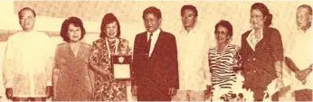  ??  ?? MODEL NGO 1994
award given to Philippine­s Foundation Inc., by the City of Cebu Charter Day. From left are Hermie Villarica, Nelia Neri, MCE, Mayor Tomas Osmeña, Sixto Castillo, Pilar Cusi, Helen Benedicto and Dr. Ptolomeo Medalle.