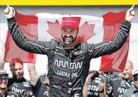  ?? CHARLIE NEIBERGALL
THE ASSOCIATED PRESS ?? James Hinchcliff­e celebrates Sunday at Iowa Speedway in Newton, Iowa. “Confidence can breed more confidence, and that can breed success.”