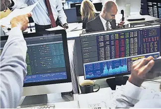  ??  ?? Récords. Wall Street va encaminado a dejar atrás este día un 2019 de ganancias récord en sus tres indicadore­s, con especial protagonis­mo del sector tecnológic­o.