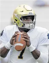  ?? GERRY BROOME/AP ?? Notre Dame coach Brian Kelly says quarterbac­k Brandon Wimbush, above, has recovered from a foot injury.