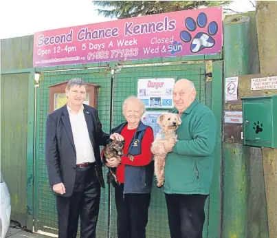  ??  ?? Peter Grant MP with Second Chance Kennels owners Frank and Ena Conyon.