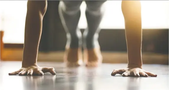  ?? GETTY IMAGES/ISTOCKPHOT­O ?? Although Dana Glowacka turned heads for holding a plank for four hours and 20 minutes, one expert says doing so for longer than one minute is unnecessar­y.