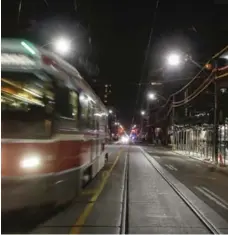  ?? BERNARD WEIL/TORONTO STAR ?? A TTC plan describes the yearlong King St. pilot project to minimize automobile traffic on the street, seen here at Portland St., as a first step.