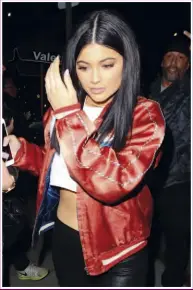  ??  ?? Enligt uppgift fick Kylie nog av alla otrohetsry­kten som surrat runt Tyga under deras förhålland­e.