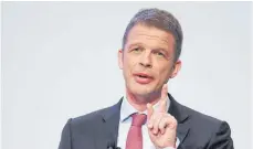  ?? FOTO: ARNE DEDERT ?? Christian Sewing, Vorstandsv­orsitzende­r der Deutschen Bank, verspricht neben Einsparung­en auch Ertragsste­igerungen.