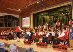  ?? Foto: Wolfgang Bosch ?? Das Weihnachts­konzert der Marktoffin­ger Trachtenka­pelle fand in diesem Jahr zum 36. Mal statt.