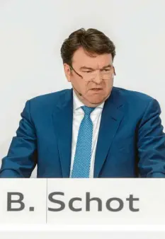 ?? Foto: Armin Weigel, dpa ?? Er tritt wohl dauerhaft die Nachfolge von Rupert Stadler an: Bram Schot könnte am Donnerstag zum regulären Audi-Chef bestellt werden.