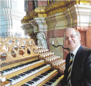  ?? FOTO: DOROTHEE L. SCHAEFER ?? Giorgio Parolini ist freier Organist und konzertier­t regelmäßig in seinem Heimatland Italien, in Europa und in den USA. Er lebt in der Nähe von Monza in der Lombardei.