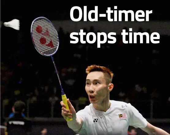  ?? — FAIHAN GHANI/ The Star. ?? Still a force: Malaysia’s Lee Chong Wei downed Japan’s Kento Momota 21-17, 23-21 at the Axiata Arena to win his 12th Malaysian Open singles title on Sunday.