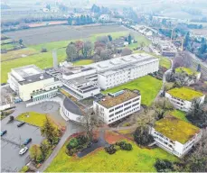  ?? FOTO: FELIX KÄSTLE ?? An der Klinik Tettnang steigt die Zahl der mit Corona infizierte­n Mitarbeite­r weiter an.