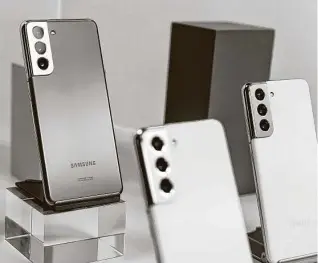  ?? Nina Westervelt / Bloomberg ?? Samsung debuts three models of Galaxy S21 on Thursday at prices about 7 percent to 20 percent lower than last year’s comparable models.