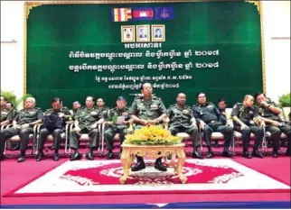  ?? FRESH NEWS ?? Defence Minister Tea Banh announces Oung Sean’s replacemen­t as director of the National Defence University on March 12. Sean was removed following an investigat­ion by the Anti-Corruption Unit.