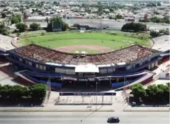  ??  ?? Cerca de 90 millones de pesos se gastarán en remodelar el estadio de las Guacamayas de Palenque.