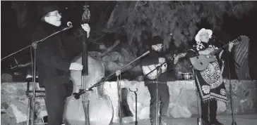  ?? FOTO: CORTESÍA ?? Ignacio Orejel, el cantautor Fernando Zamora y Ulises Sandoval en la Noche Bohemia.