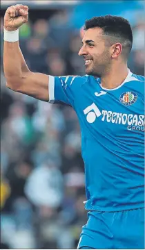  ??  ?? Ángel Rodríguez (32 años) lleva nueve goles en el Getafe, mientras Lucas Pérez (31) suma ocho con el Deportivo Alavés