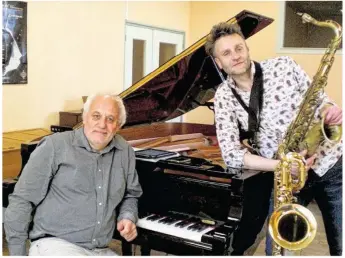  ??  ?? Gilles Baissette au piano et Eric Pailhé au saxophone (Crédit photo Haniel Chang).