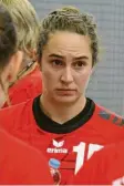  ?? Foto: Fred Schöllhorn ?? Betretene Gesichter gab es bei Lena Keßler und ihren Teamkamera­dinnen vom TSV Haunstette­n nach der dritten Niederlage in Folge.