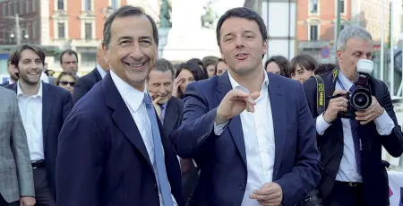  ??  ?? Intesa Il commissari­o unico di Expo Giuseppe Sala, 57 anni (a sinistra) con il presidente del Consiglio Matteo Renzi, 40 anni