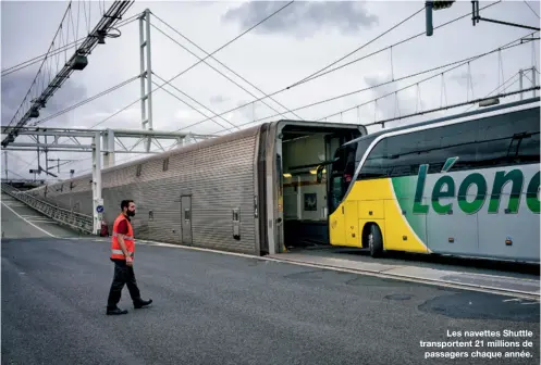  ??  ?? Les navettes Shuttle transporte­nt 21 millions de
passagers chaque année.