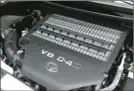  ??  ?? En passant à la norme Euro 5, le V8 4,5 l perd en puissance mais consomme moins. Classique dans sa définition, la boîte automatiqu­e à six rapports offre un bel agrément de conduite.