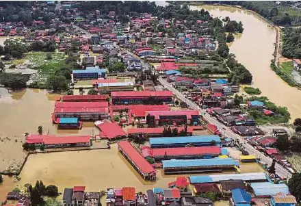  ?? NSTP FILE PIC ?? The Statistics Department says total losses due to floods in Malaysia in 2023 amounted to RM800 million.