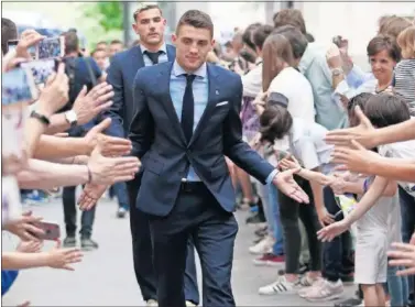  ??  ?? FUTURO INCIERTO. Kovacic participó en 36 partidos del Real Madrid en la temporada 2017-18.