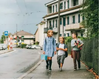  ?? DREAMSTIME ?? Allowing our kids to walk to school with friends helps to prepare them for adulthood, Brandie Weikle writes.